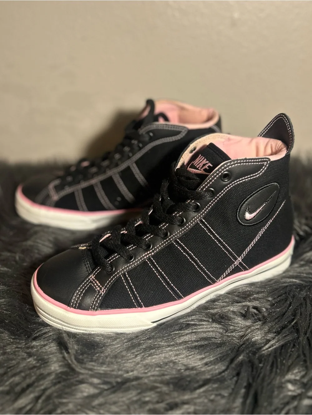 Nike Sweet Lew Canvas Mid High-Top Black with Pink Trim Sneakers Size 9
